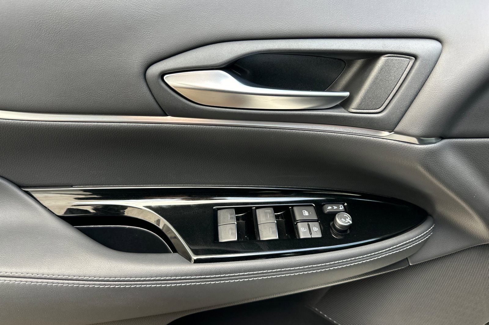 Used 2024 Toyota Mirai XLE image 11