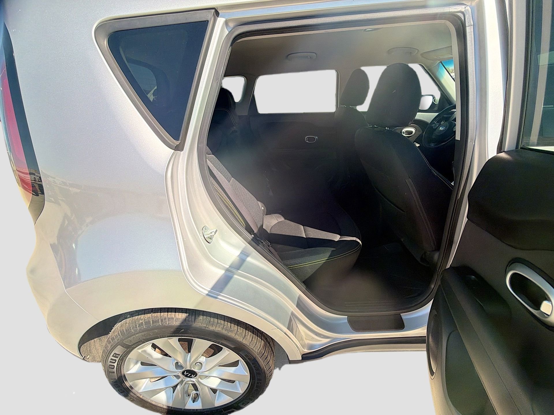 Used 2016 Kia Soul + image 26