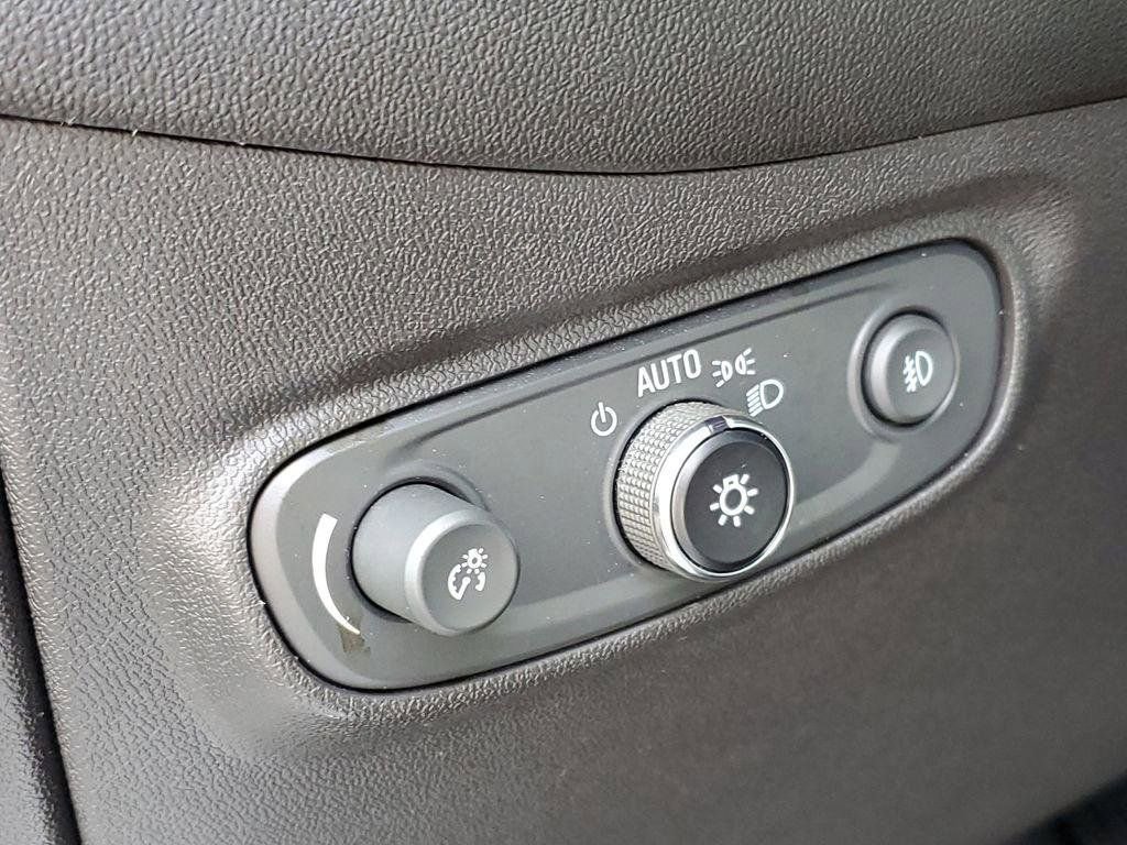 Used 2022 Chevrolet Equinox Premier image 9