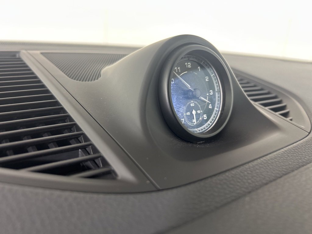 Certified 2025 Porsche Macan image 18