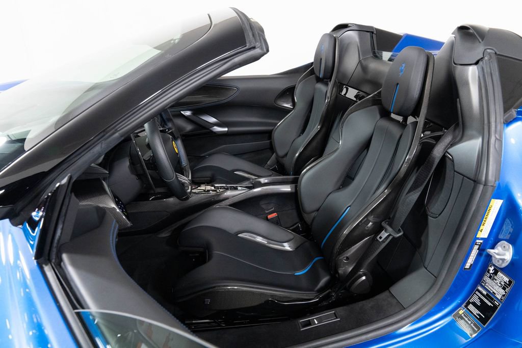 Used 2022 Ferrari SF90 Spider image 5