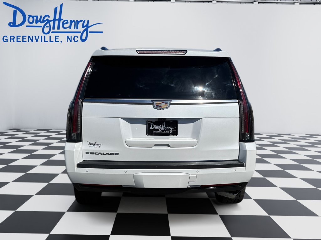 Used 2020 Cadillac Escalade Luxury RWD image 4