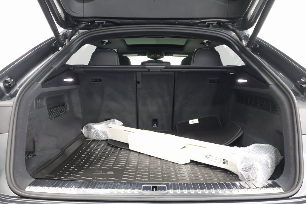 Certified 2025 Audi Q8 Prestige image 28