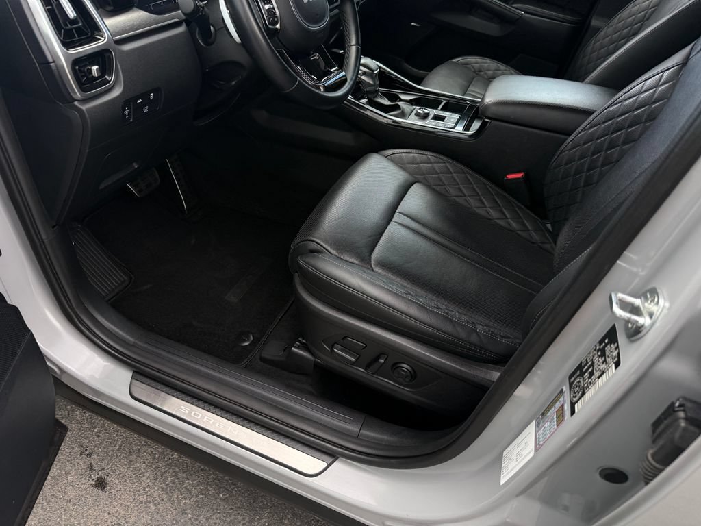 Used 2022 Kia Sorento SX Prestige AWD/4WD image 18