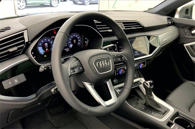 New 2025 Audi Q3 2.0T Premium image 7