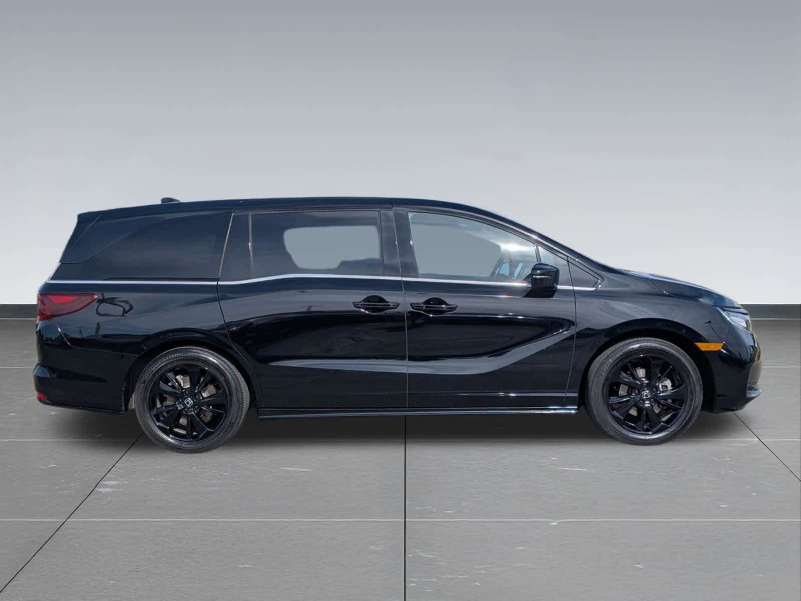 Used 2024 Honda Odyssey Sport image 6