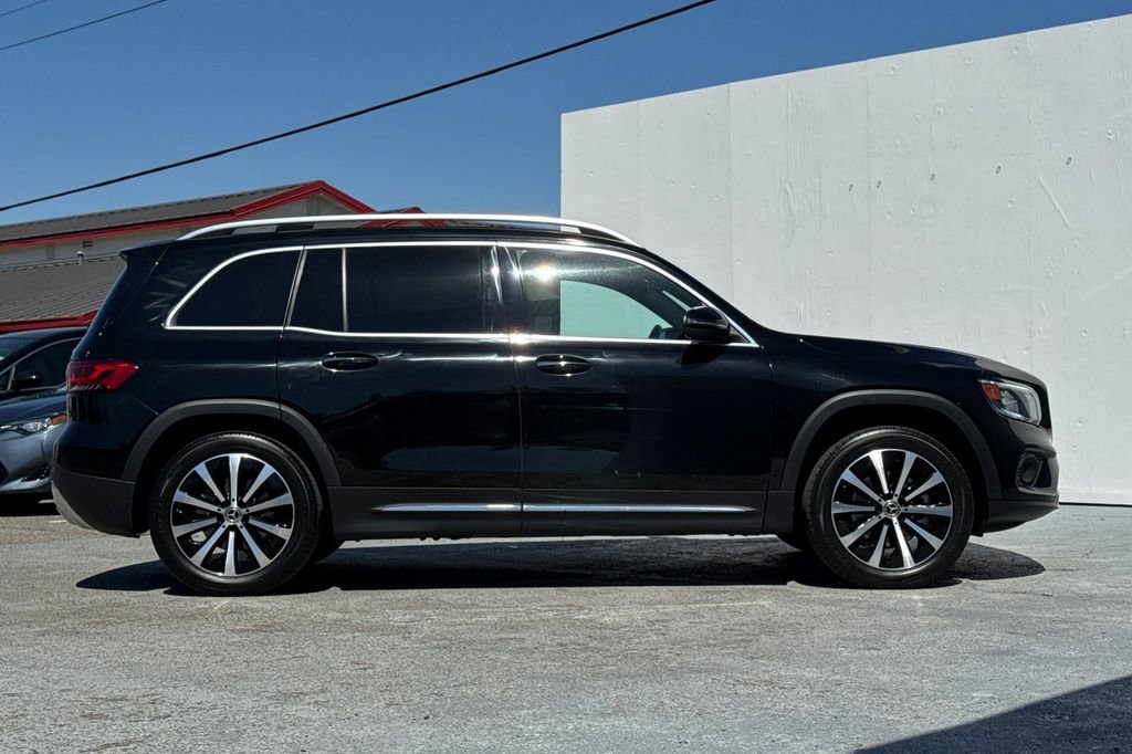 Used 2021 Mercedes-Benz GLB 250 4MATIC image 2