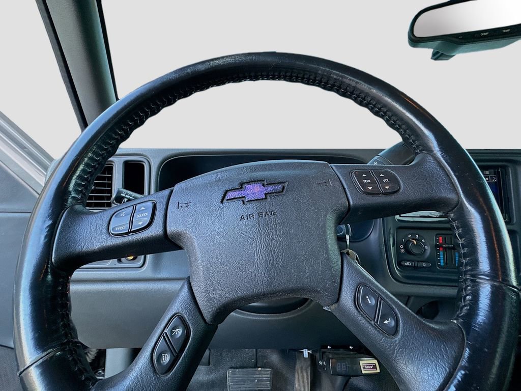 Used 2006 Chevrolet Silverado 2500 LT w/ Heavy-Duty Power Package image 17