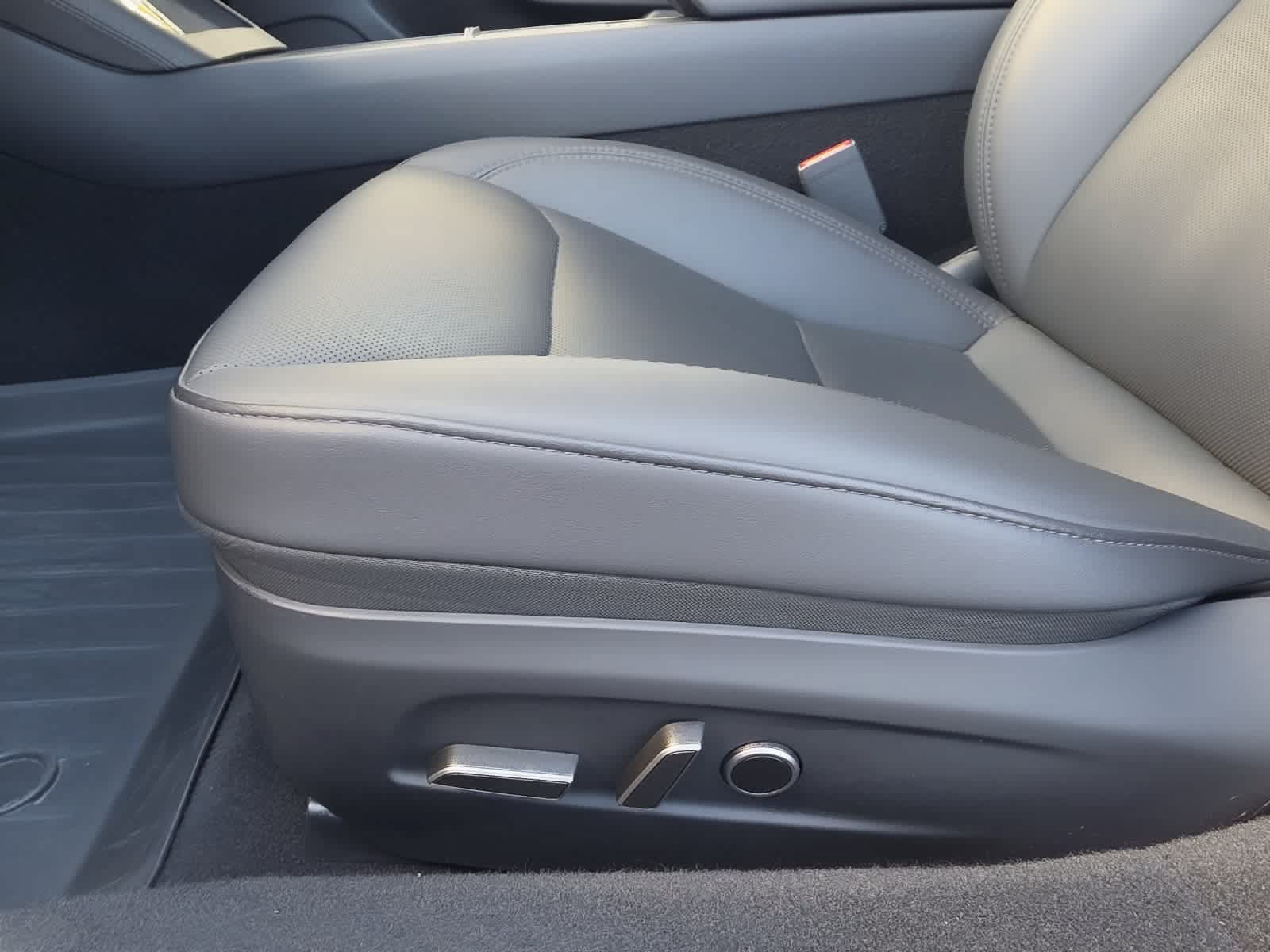 Used 2024 Tesla Model 3 Standard Range RWD image 24