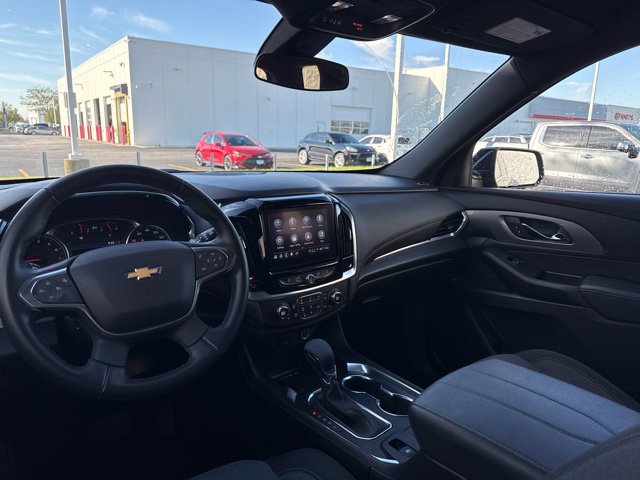 Used 2023 Chevrolet Traverse LT FWD image 13