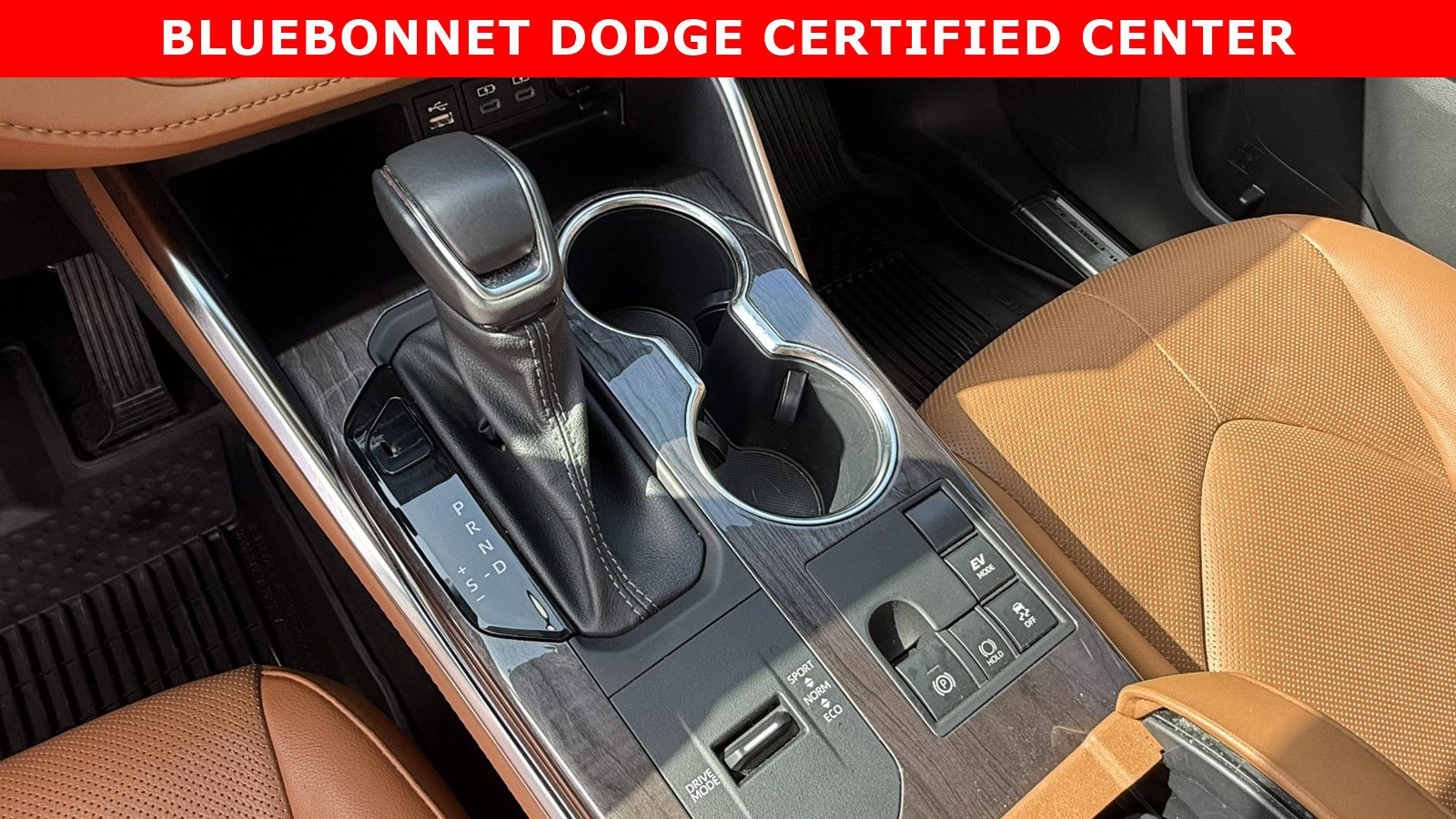 Used 2023 Toyota Highlander Platinum FWD image 17