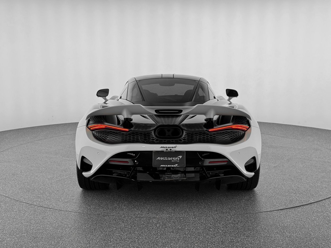 Used 2024 McLaren 750S image 4