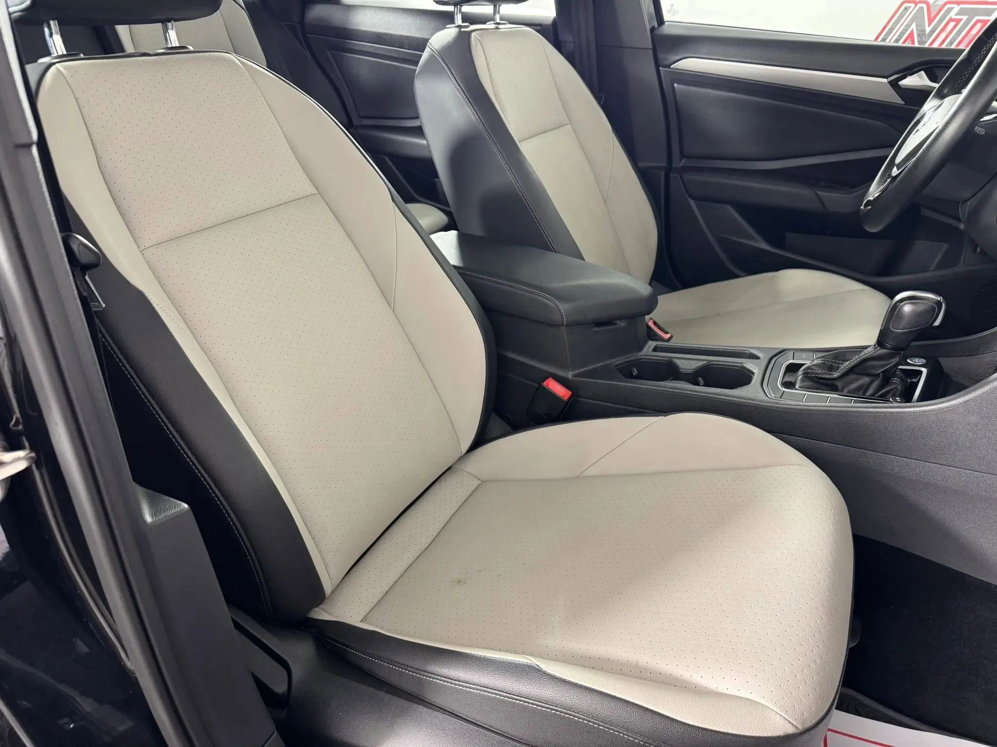 Used 2020 Volkswagen Jetta R-Line FWD image 33