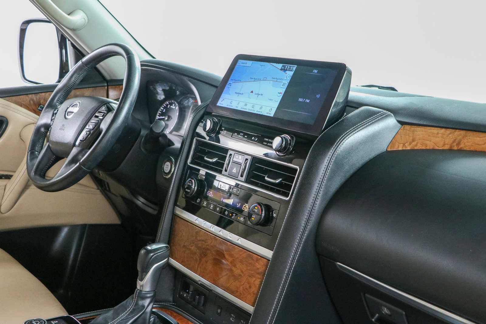 Used 2023 Nissan Armada SL w/ Captain's Chairs Package RWD image 28