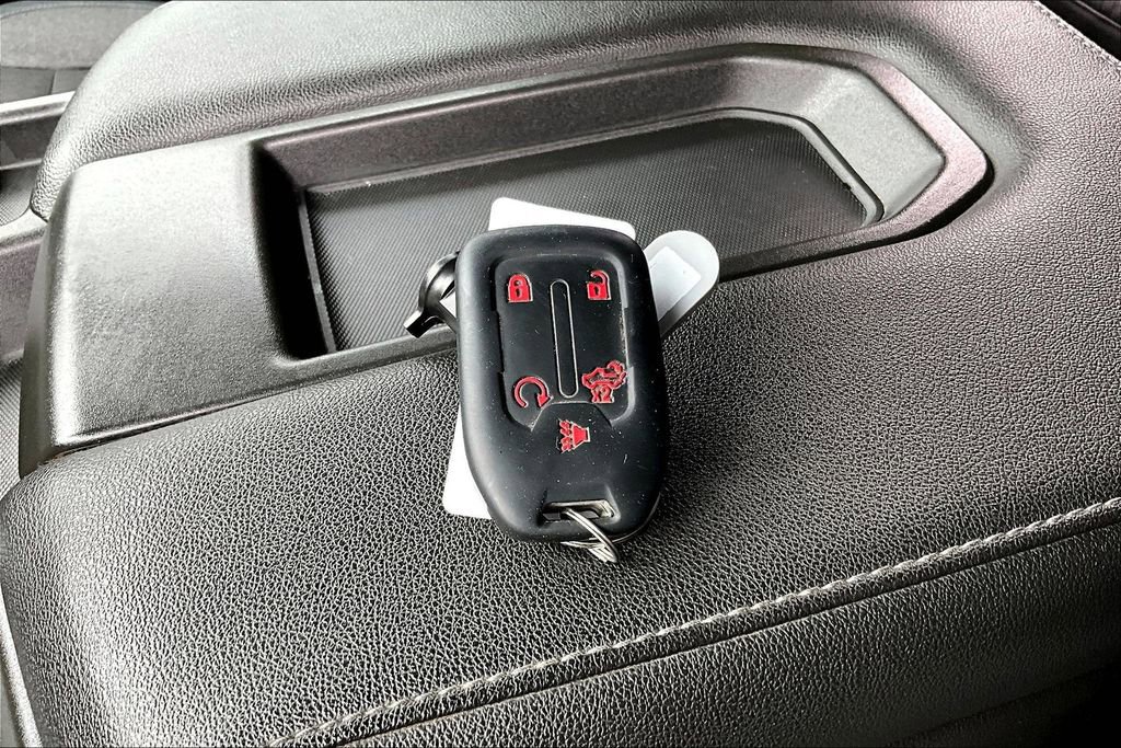 Used 2020 Chevrolet Silverado 1500 LT w/ All-Star Edition image 36