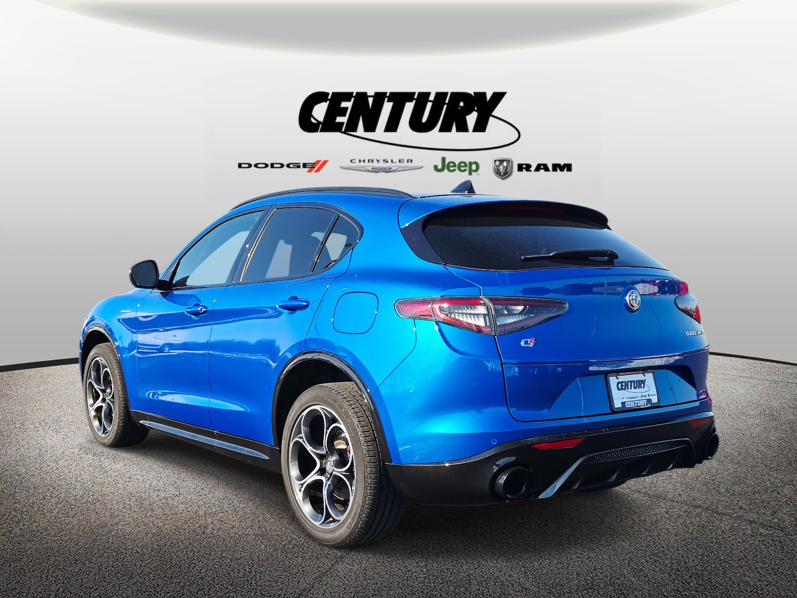 Used 2024 Alfa Romeo Stelvio Veloce image 6