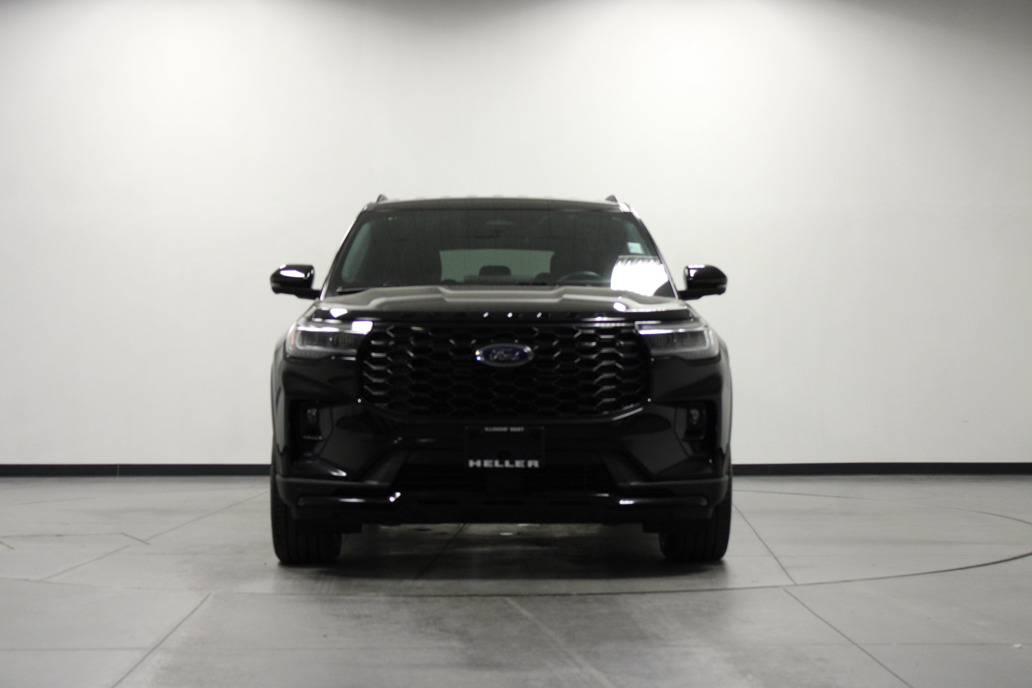 Used 2025 Ford Explorer ST-Line w/ ST-Line Street Pack AWD/4WD image 9