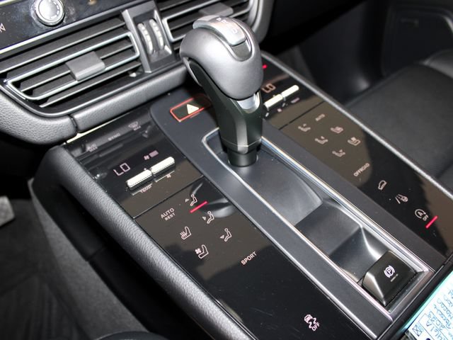 Certified 2023 Porsche Macan AWD/4WD image 14