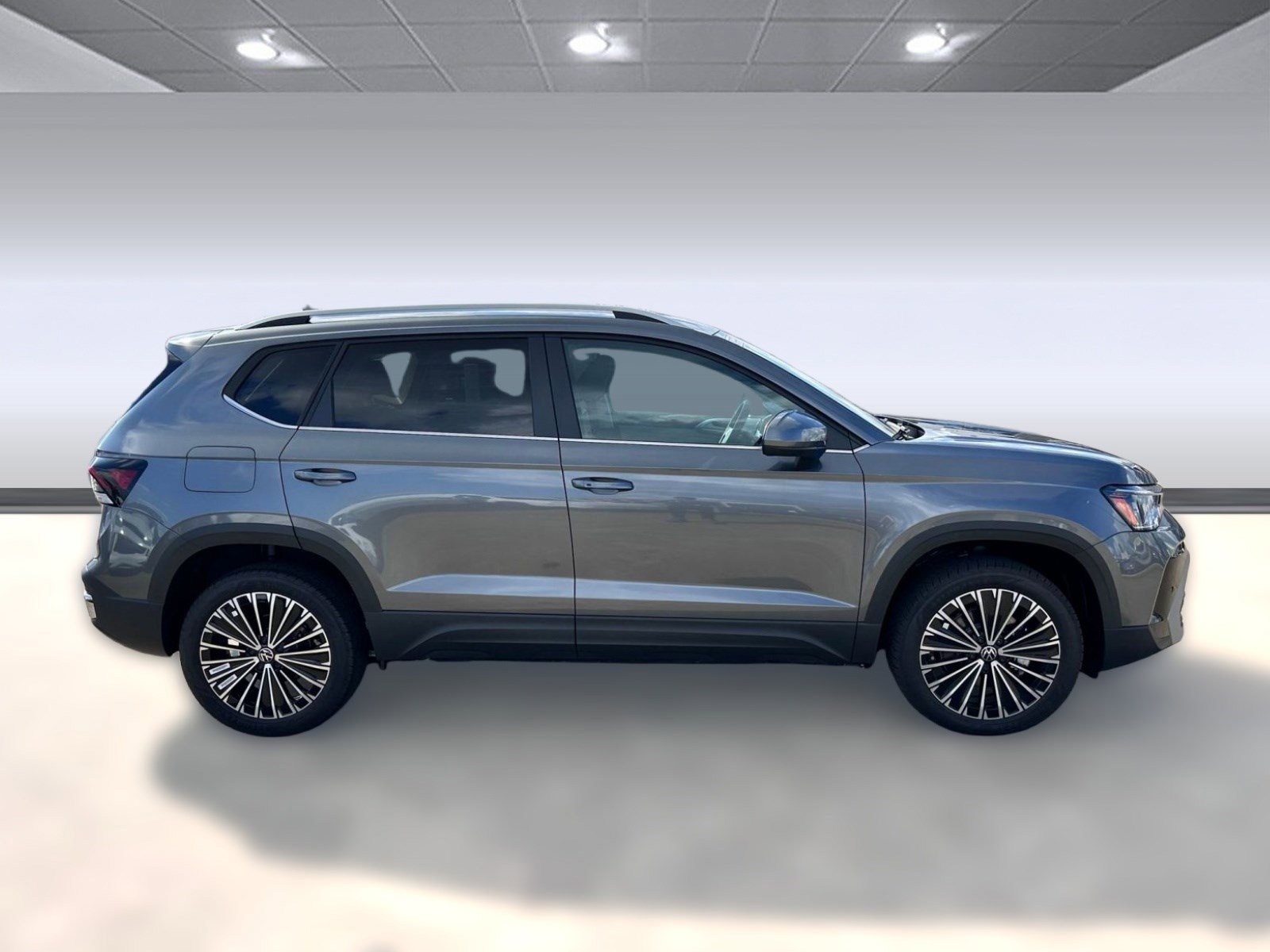 New 2026 Volkswagen Taos SE image 7