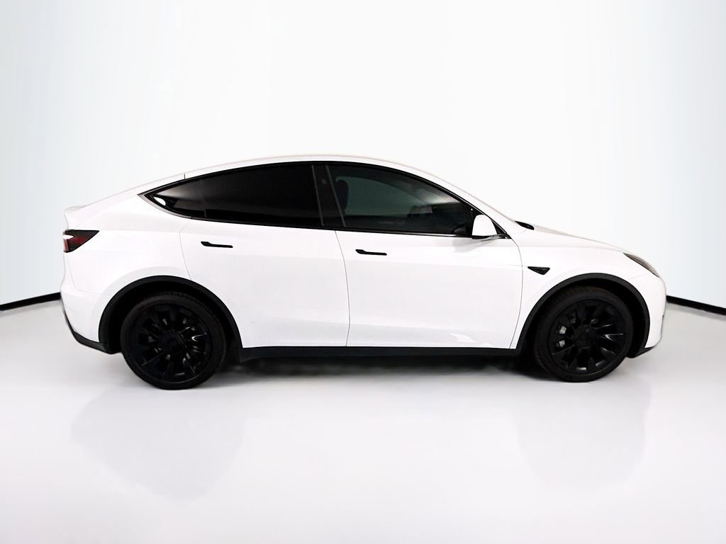 Used 2024 Tesla Model Y Long Range image 4