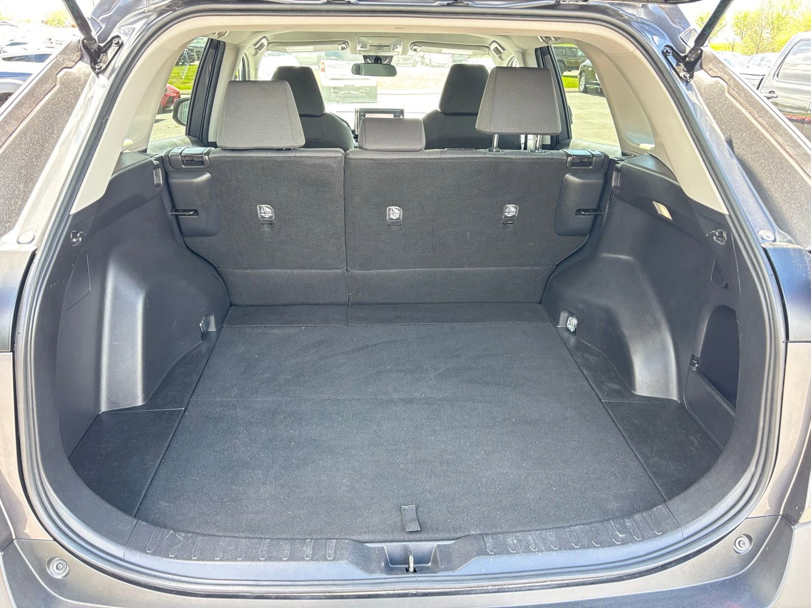 Used 2022 Toyota RAV4 XLE image 26