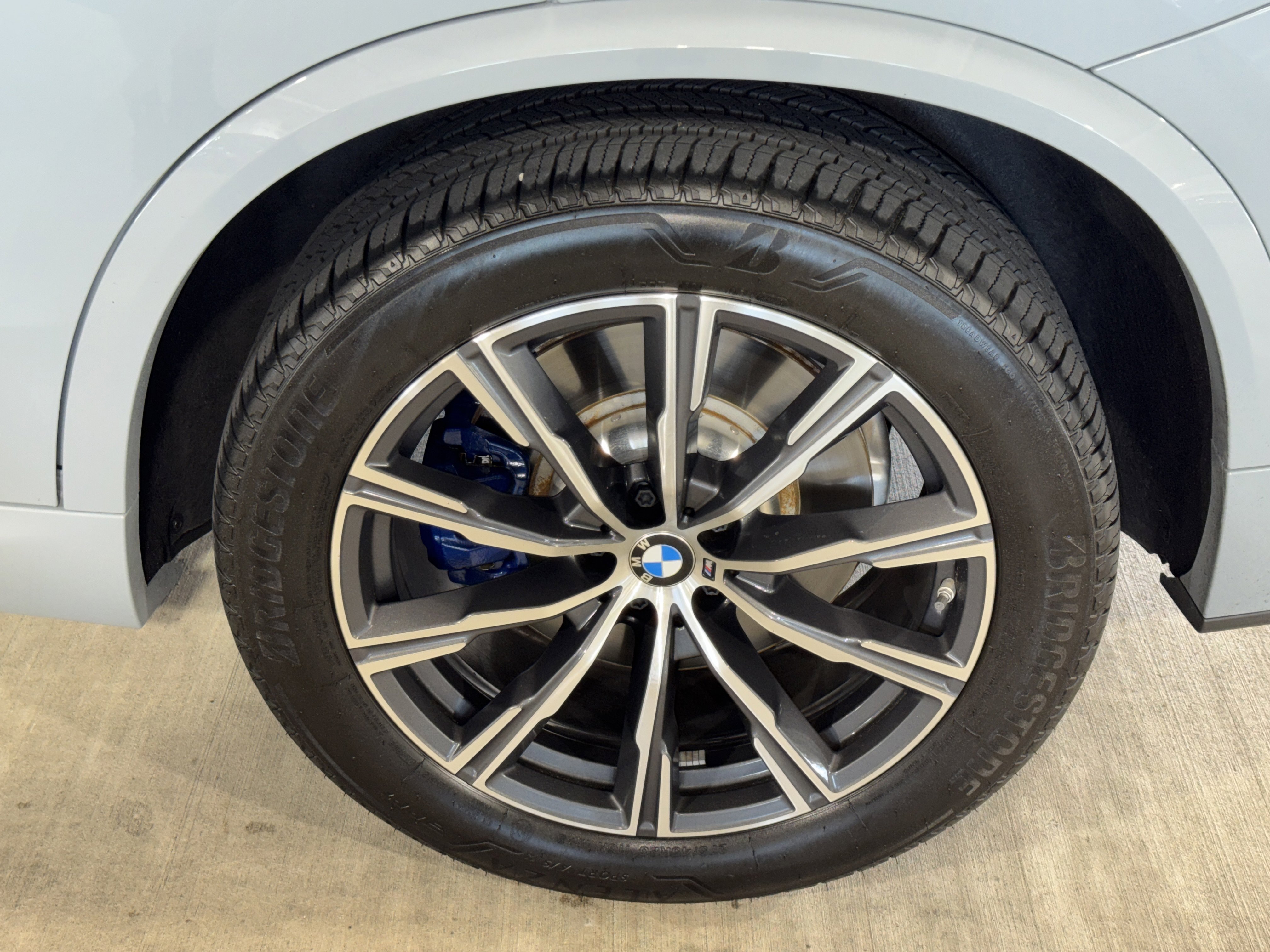 Certified 2025 BMW X5 M60i image 36