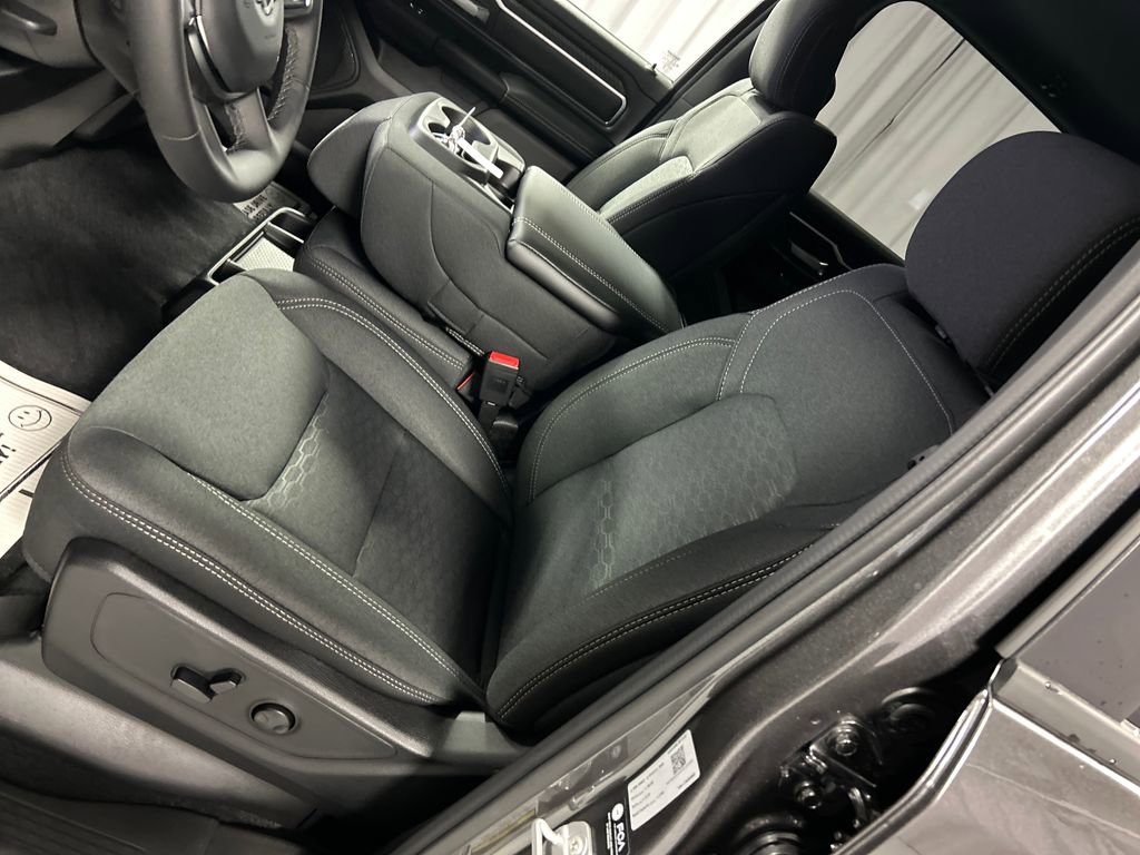 New 2026 RAM 1500 4x4 Crew Cab image 10
