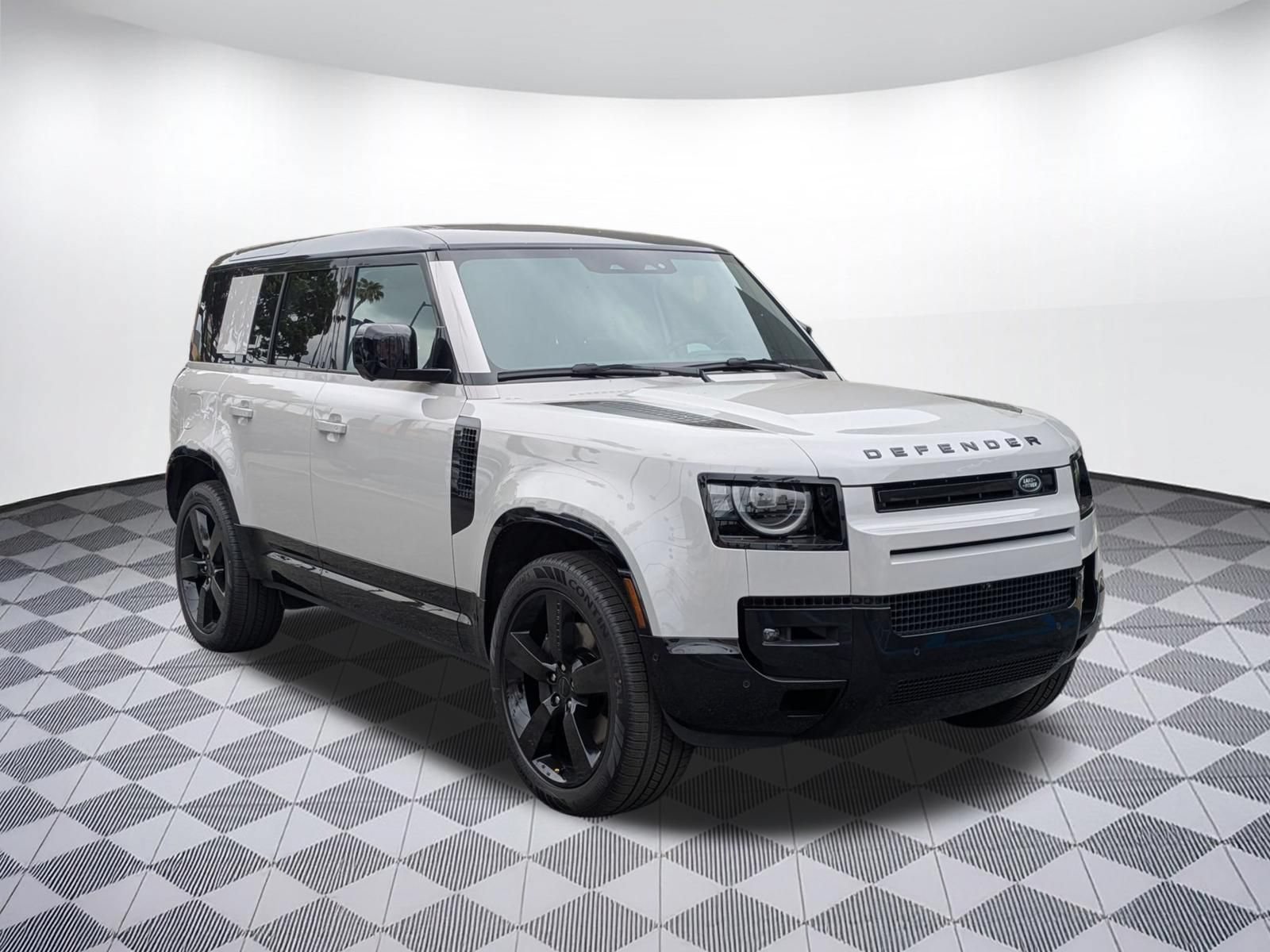 New 2026 Land Rover Defender 110 X-Dynamic SE AWD/4WD image 3