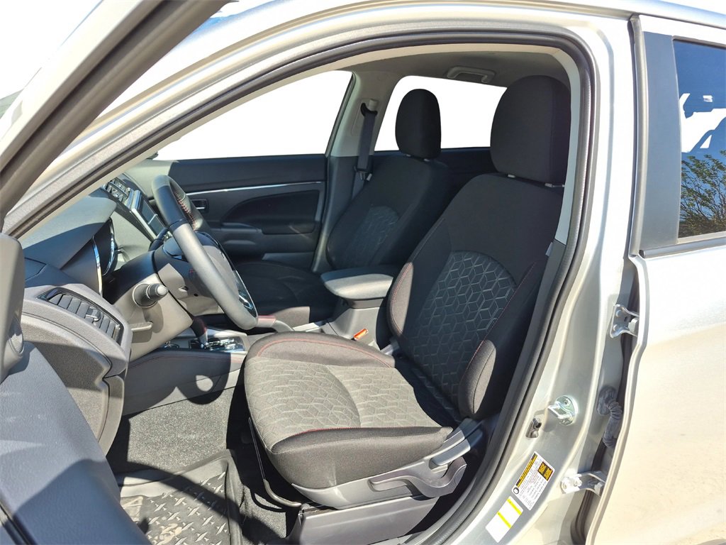 Used 2025 Mitsubishi Outlander Sport LE image 39