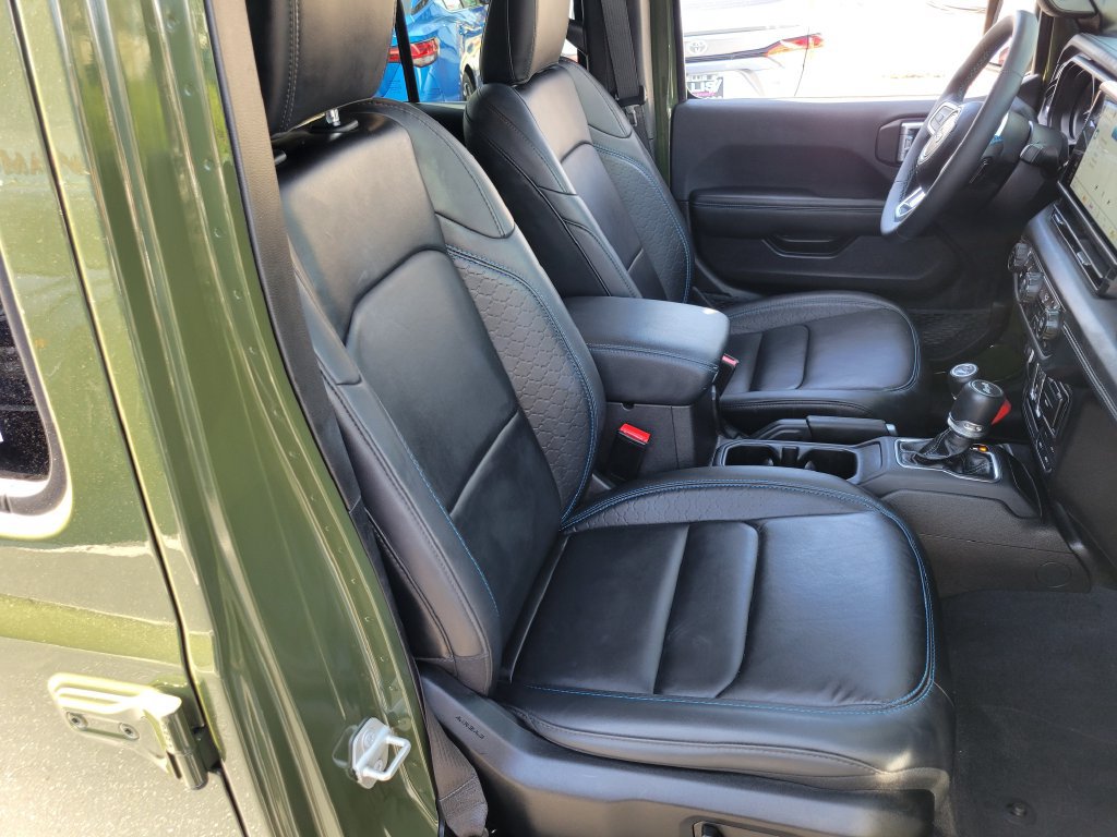Used 2024 Jeep Wrangler High Altitude AWD/4WD image 17