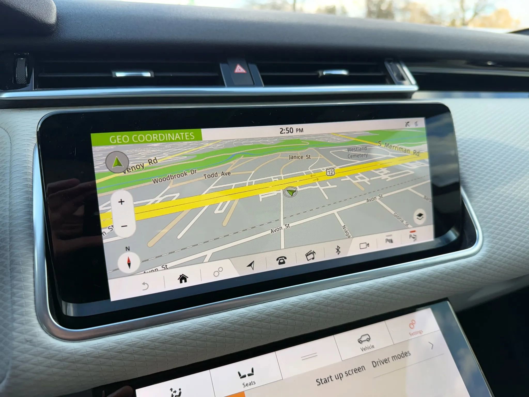 Used 2020 Land Rover Range Rover Velar R-Dynamic S image 34