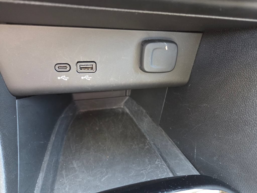 Used 2025 Buick Encore GX Preferred FWD image 17