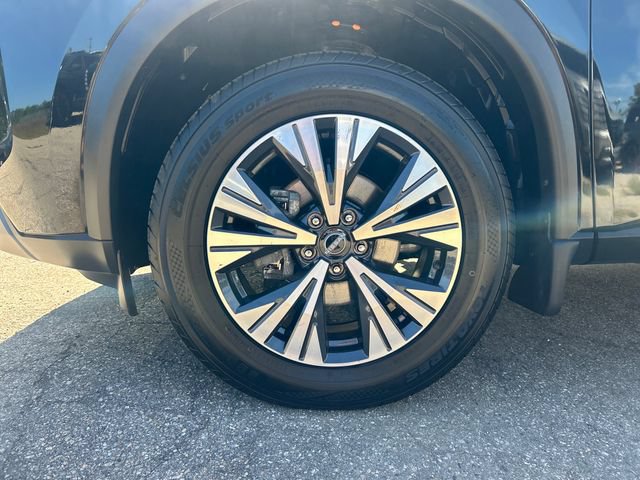 Used 2023 Nissan Rogue SV AWD/4WD image 11