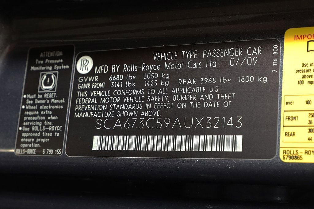 Used 2010 Rolls-Royce Phantom Coupe RWD image 44