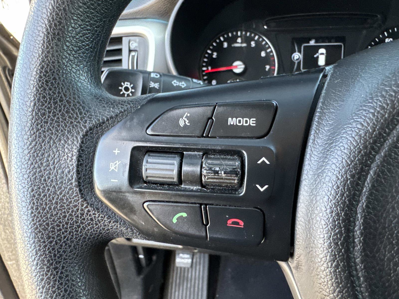 Used 2017 Kia Sorento LX image 34