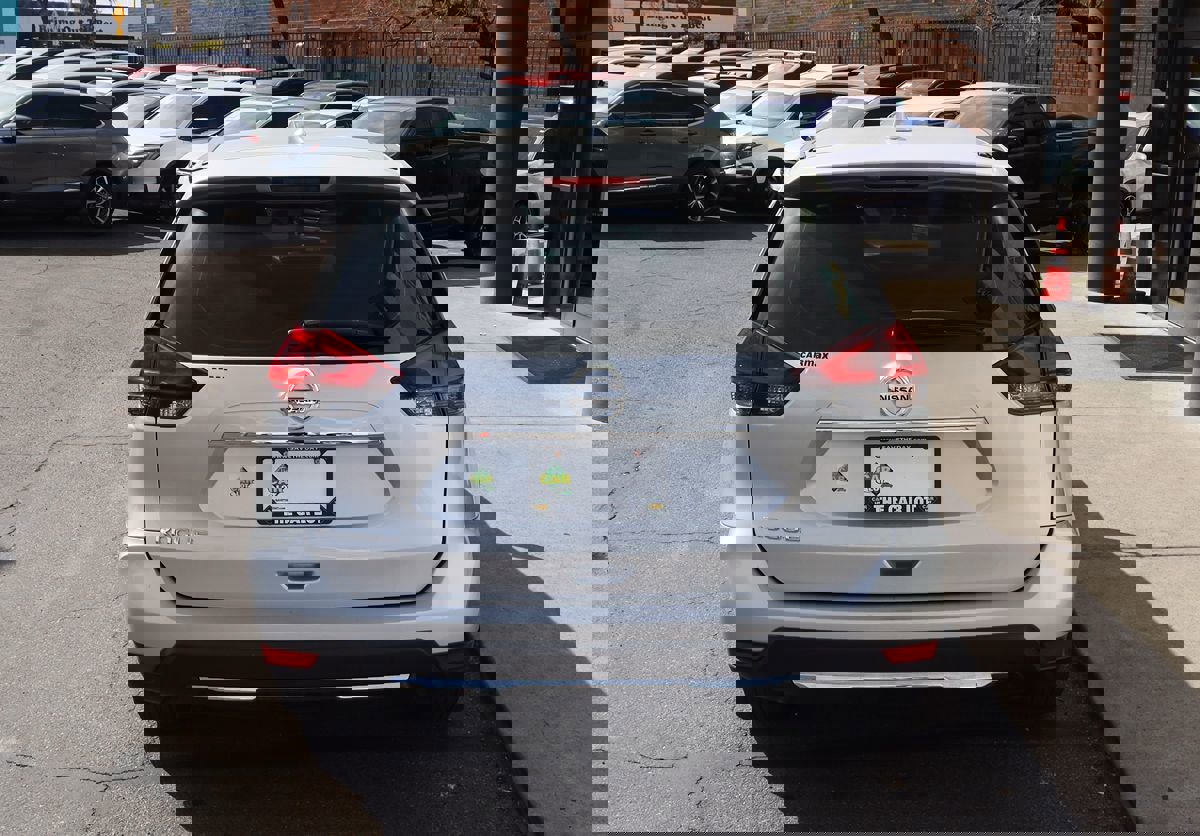 Used 2019 Nissan Rogue S image 10