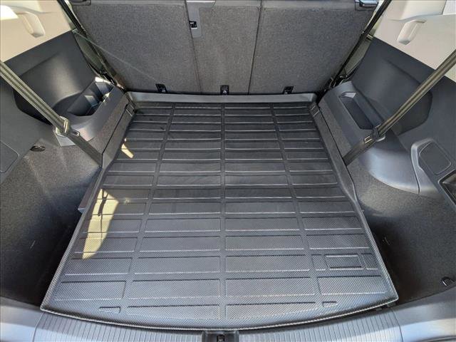 Used 2021 Volkswagen Tiguan S FWD image 6