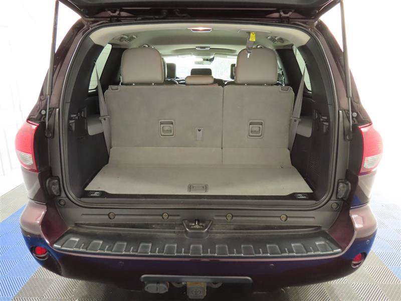 Used 2019 Toyota Sequoia SR5 AWD/4WD image 12