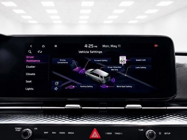 Used 2024 Kia Carnival SX Prestige FWD image 33