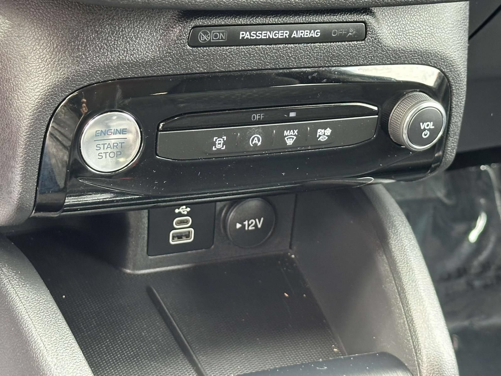 Used 2024 Ford Escape Active w/ Tech Pack #1 AWD/4WD image 12