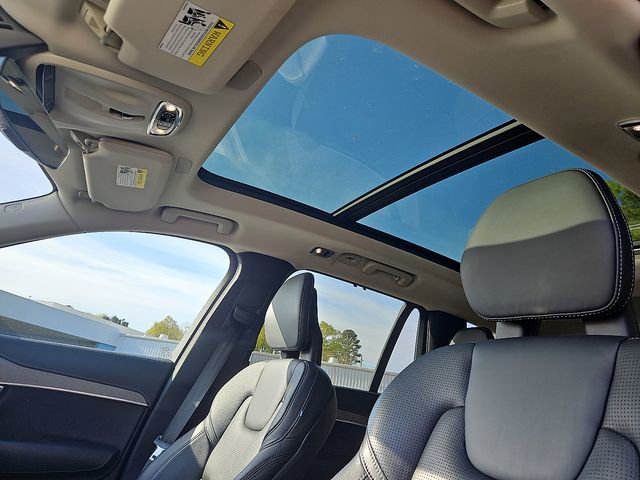 Used 2021 Volvo XC90 T6 Inscription w/ Protection Package Premier AWD/4WD image 17