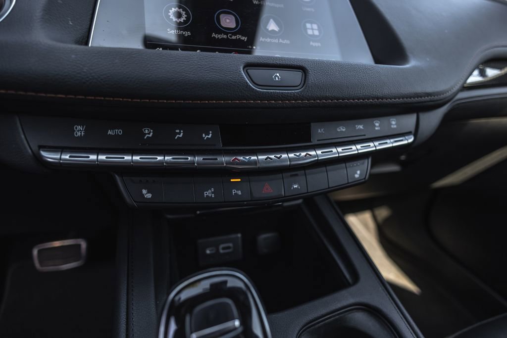 Used 2022 Cadillac XT4 Sport w/ Enhanced Visibility Package AWD/4WD image 13