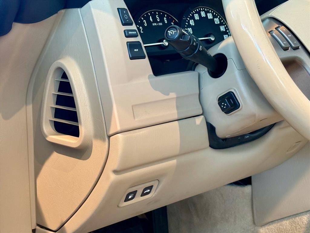 Used 2007 Cadillac XLR RWD image 17