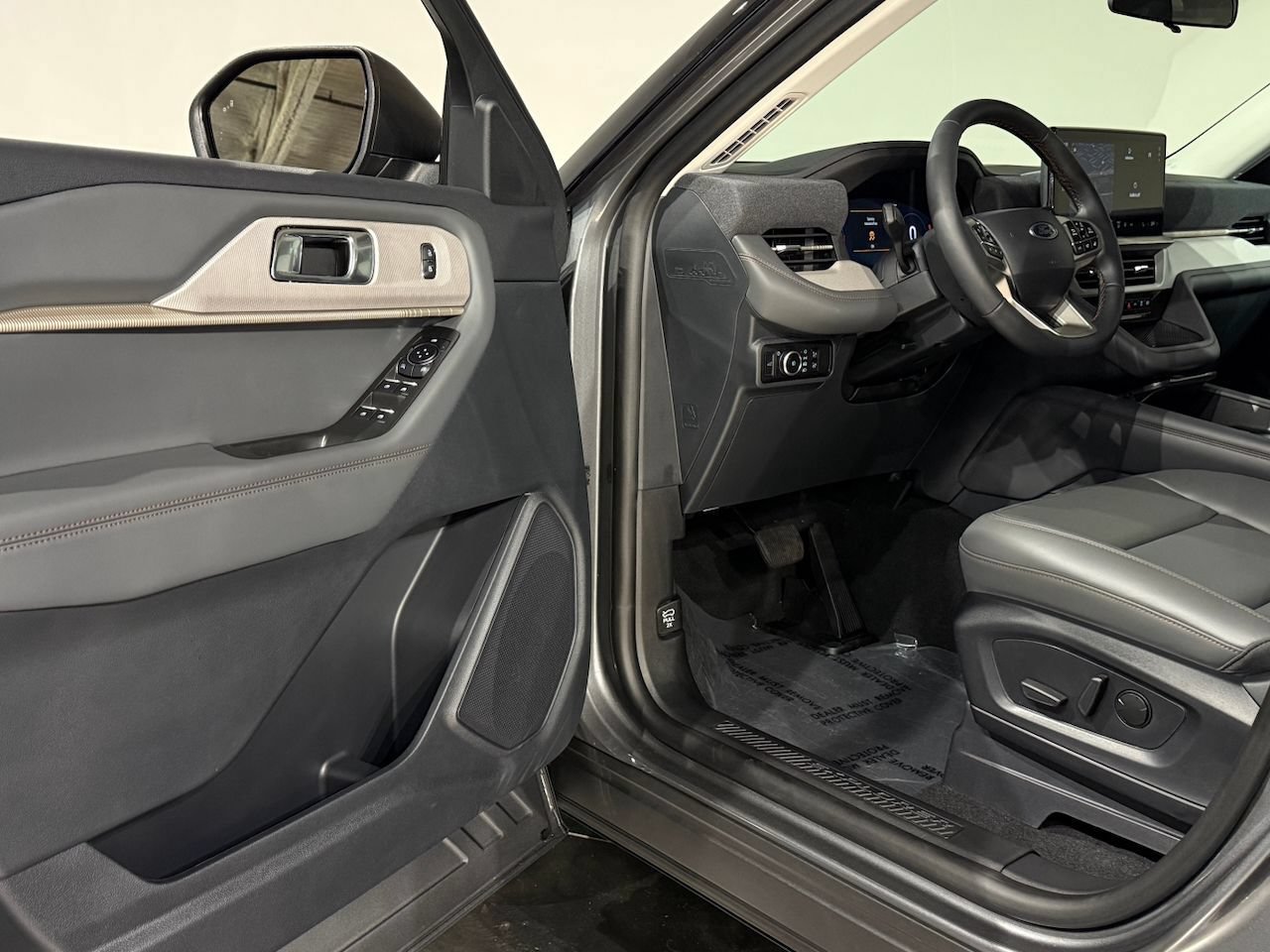 New 2026 Ford Explorer Active w/ Active Comfort Package AWD/4WD image 16