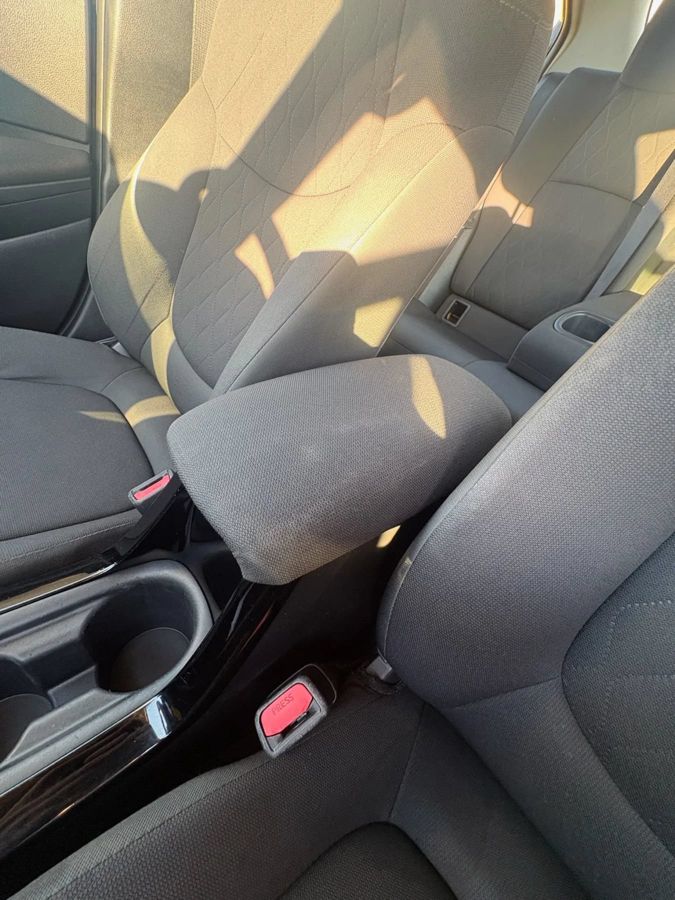 Used 2020 Toyota Corolla LE FWD image 22
