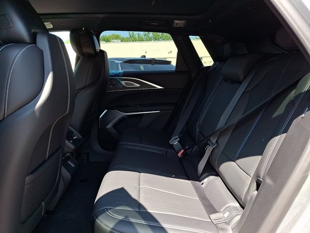 New 2026 Cadillac Lyriq Premium Luxury AWD/4WD image 5