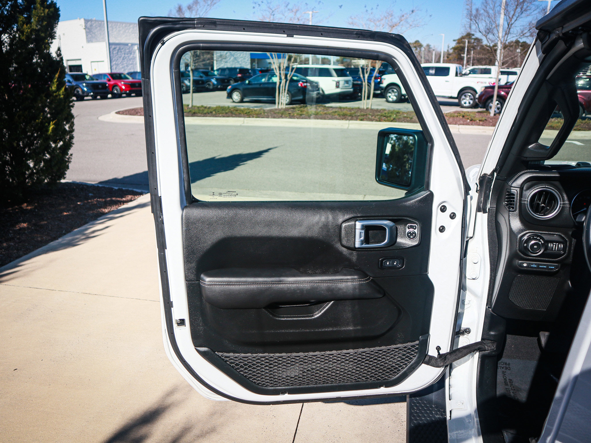 Used 2021 Jeep Wrangler Unlimited Sahara image 14