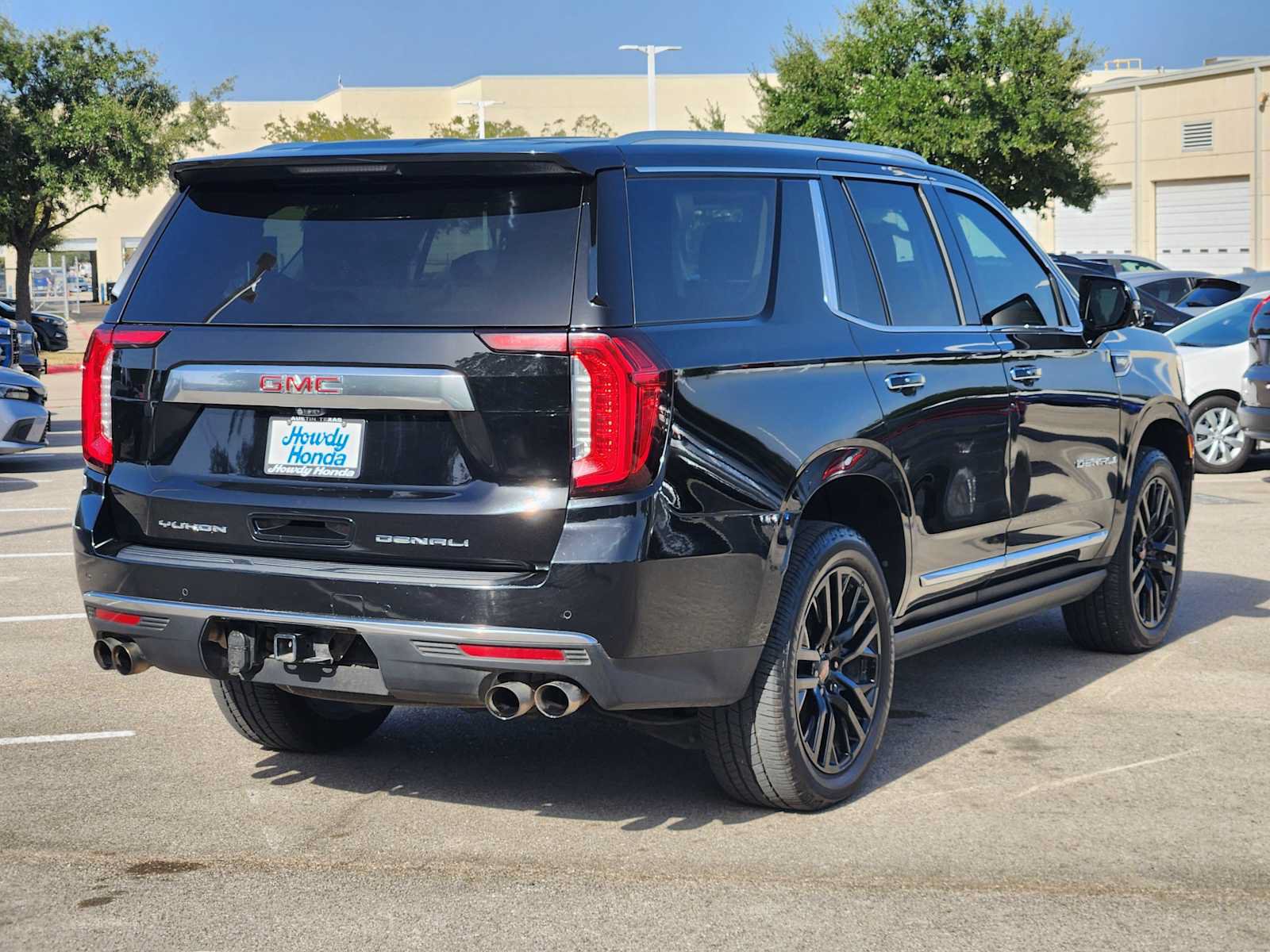 Used 2021 GMC Yukon Denali w/ Denali Premium Package AWD/4WD image 6