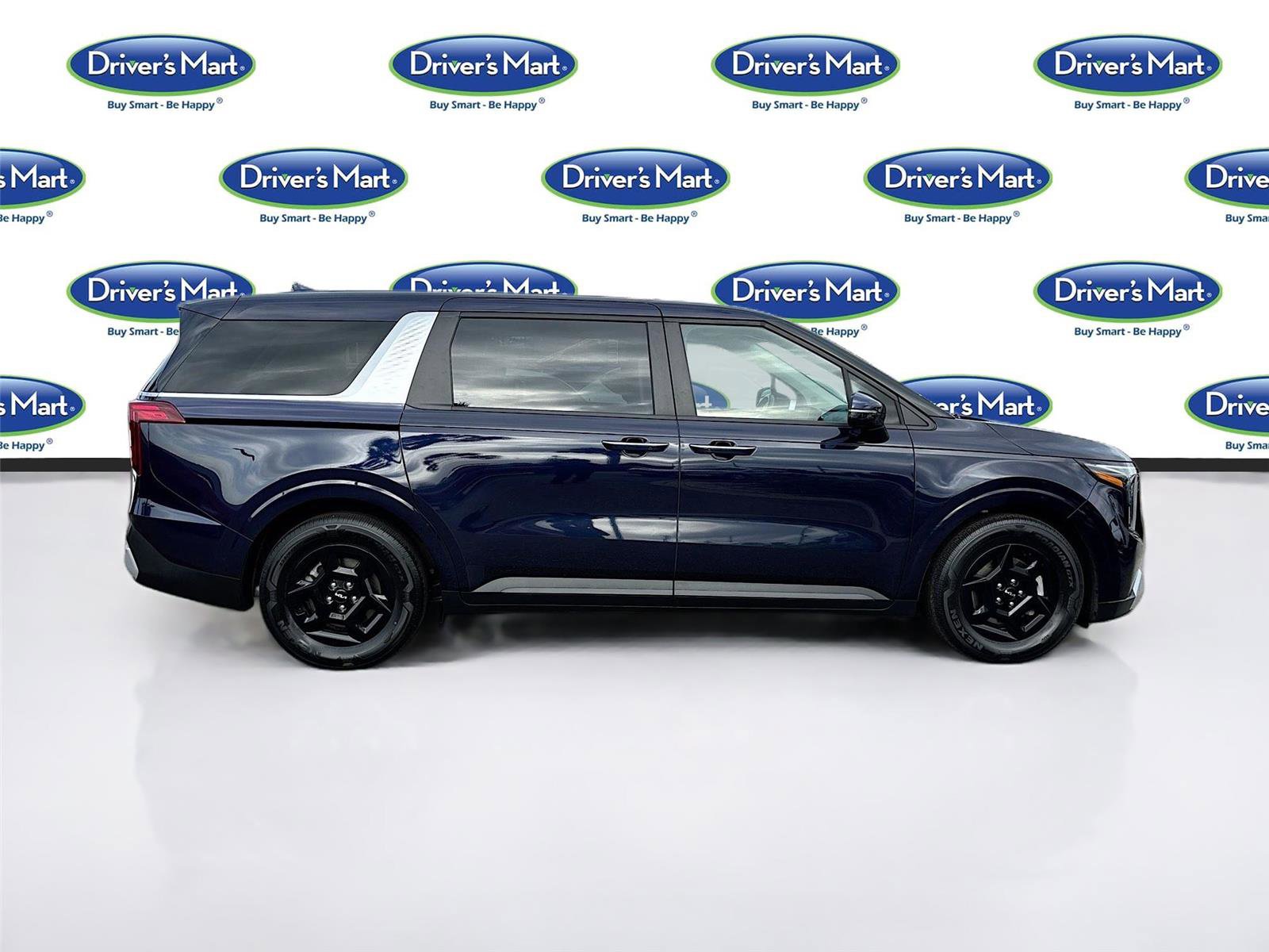 Used 2025 Kia Carnival image 8