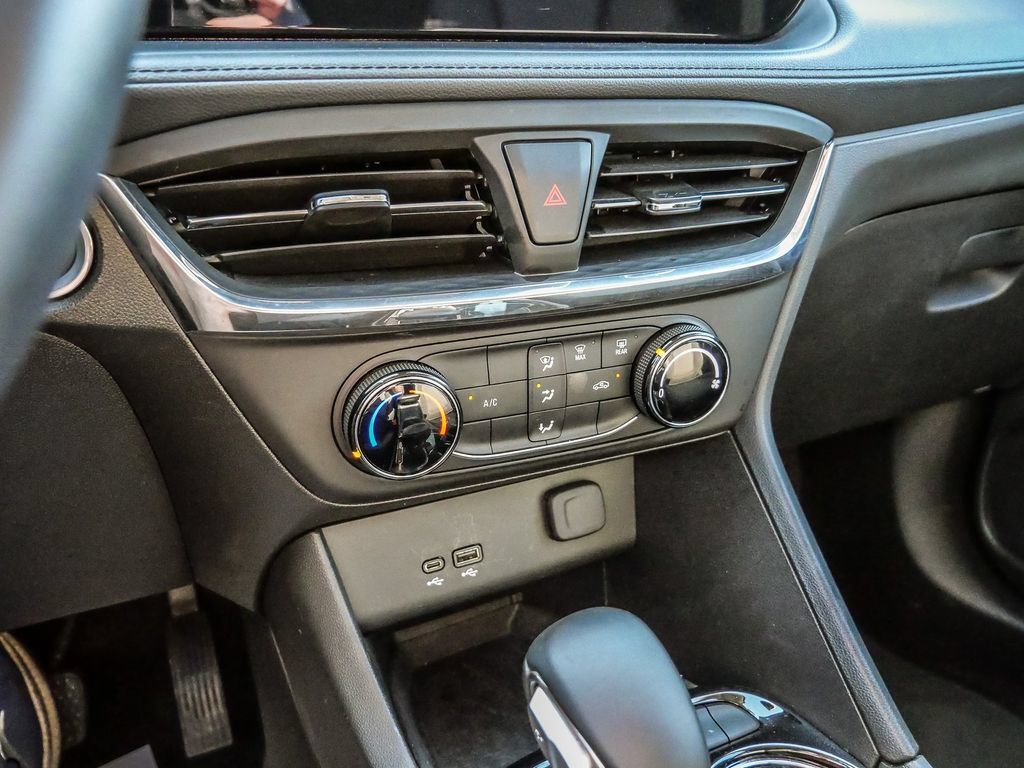 Used 2025 Buick Encore GX Preferred FWD image 27